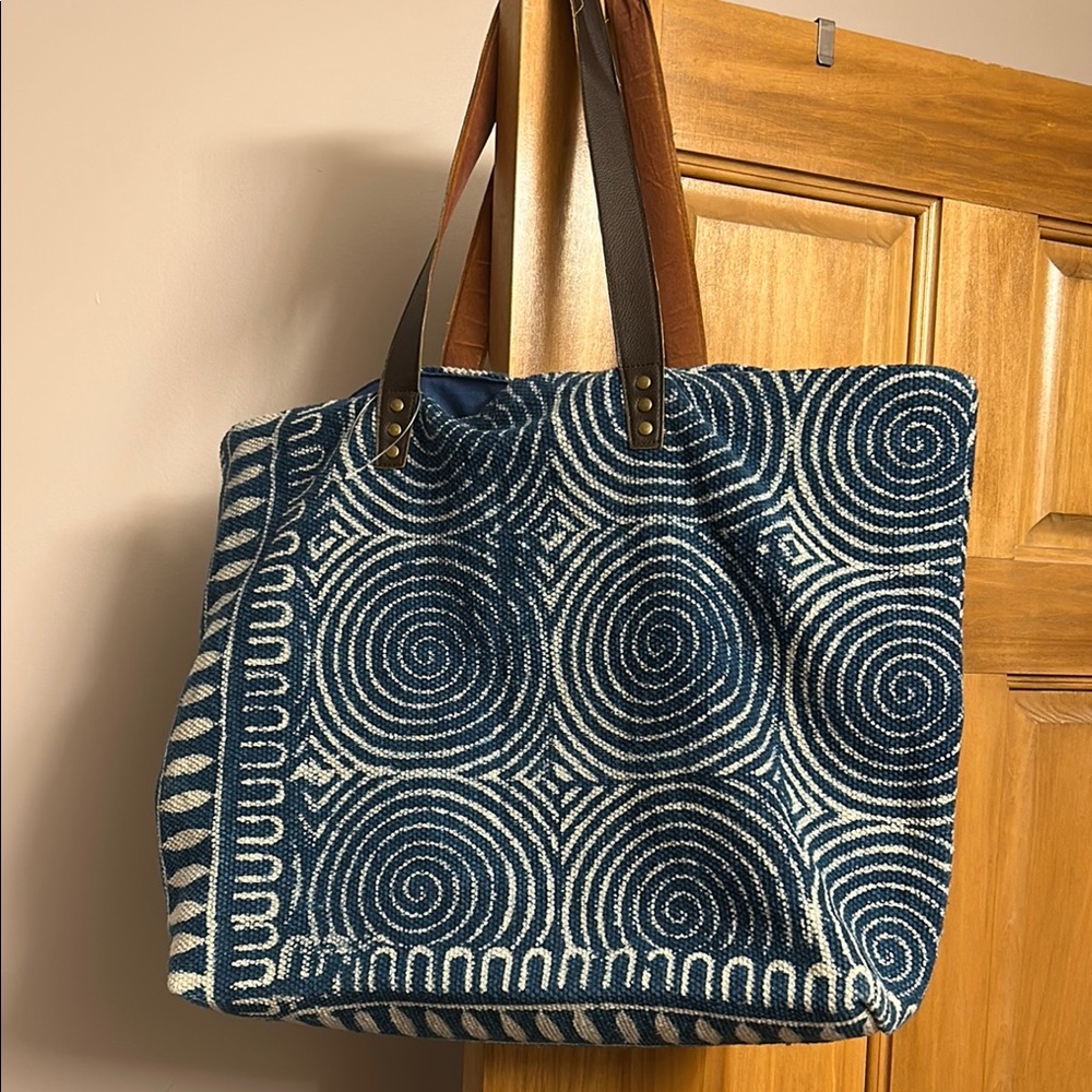 Demdaco Blue and White Patterned Tote Bag with leather handles